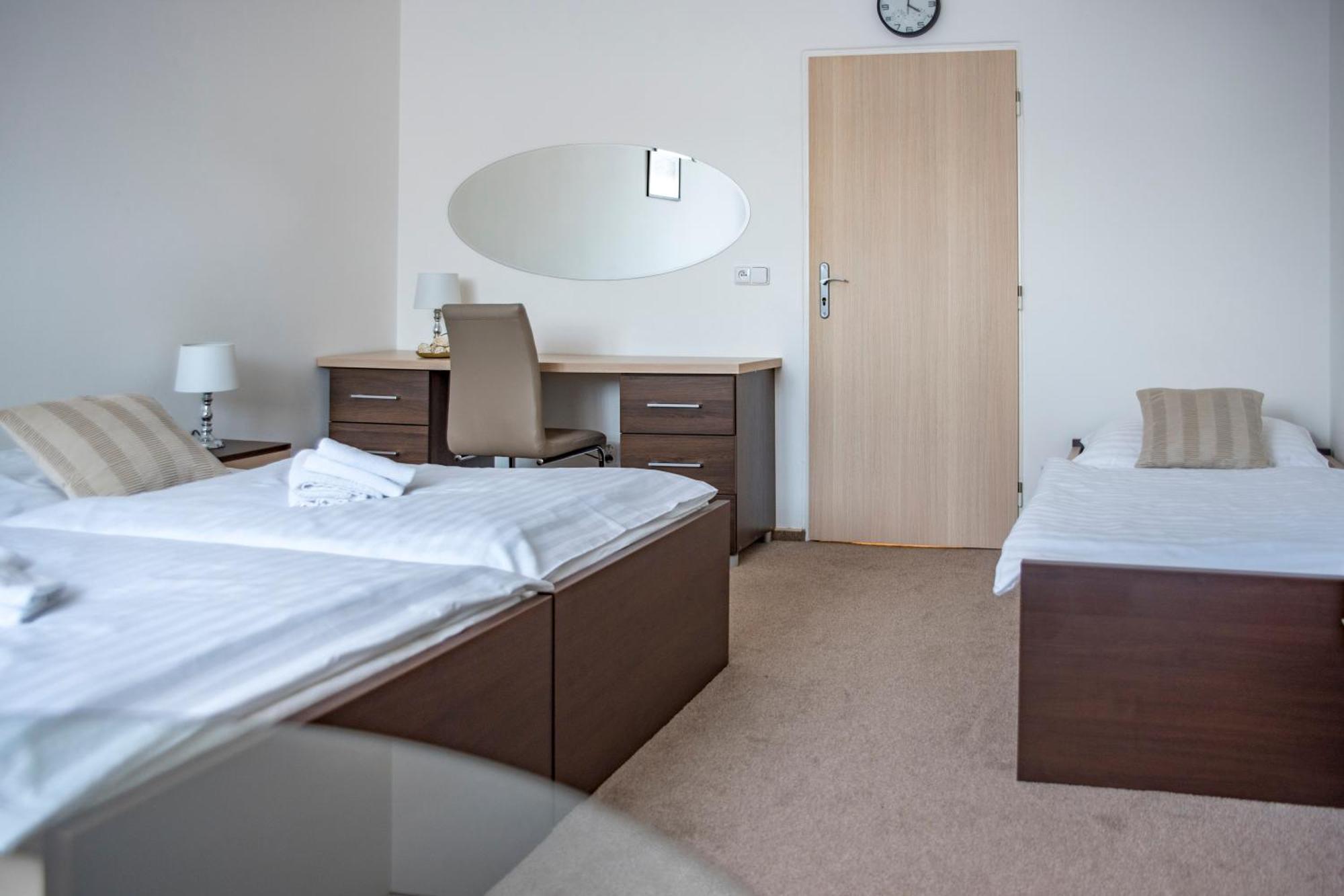 CLASSIC apartmány Třinec Exterior foto